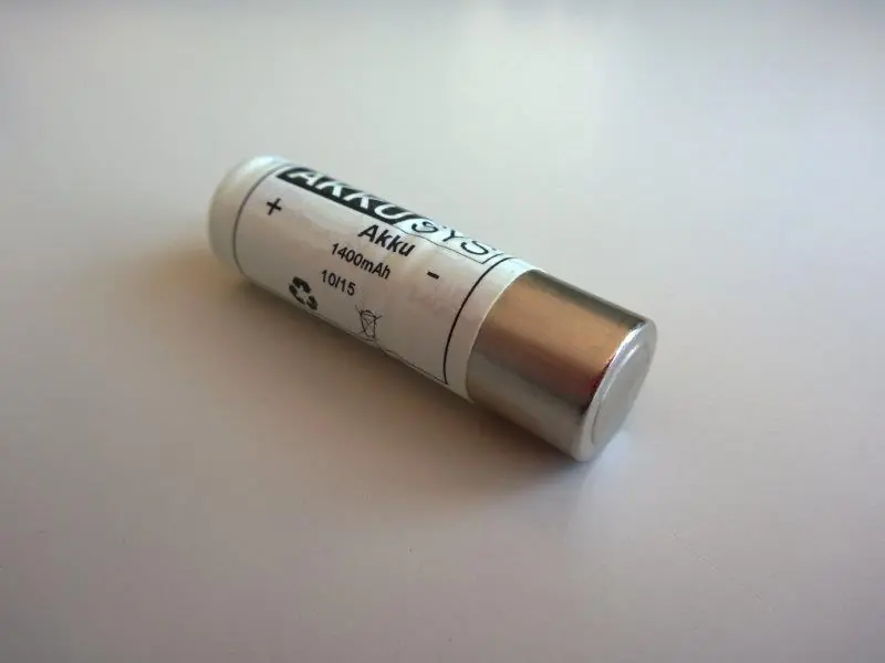 Ausverkauf Ersatzakku für elektrische Zahnbürste 2,4V 1400mAh NiMH Minus blank 1/2